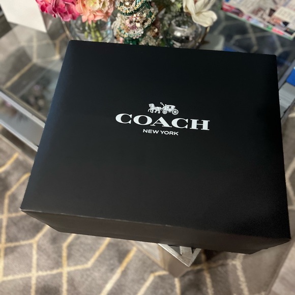 The “IT Bag” of Coach!! Kisslock Clutch Bag - Picture 3 of 4